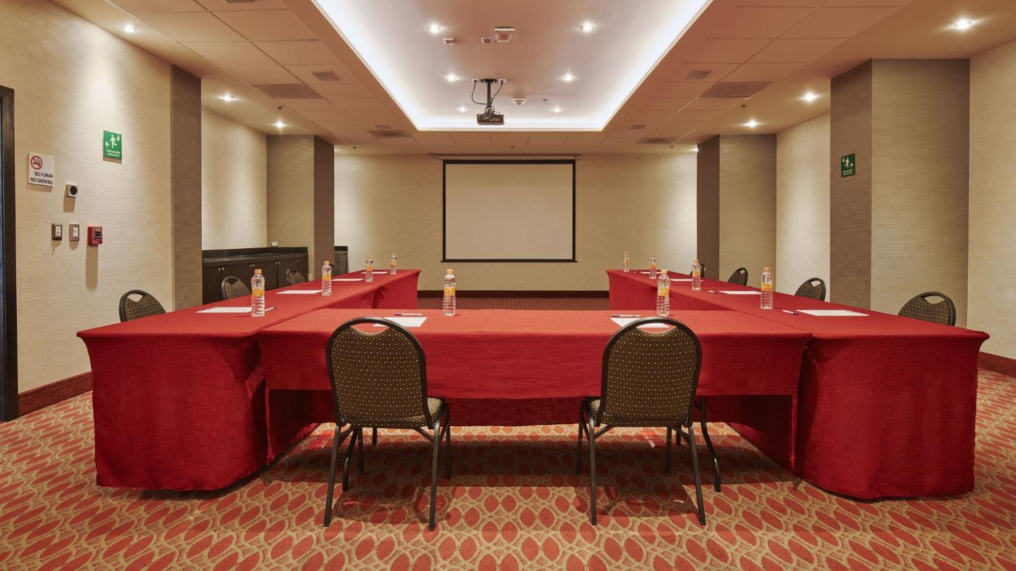 Holiday Inn Express & Suites Chihuahua Juventud By Ihg Exterior foto