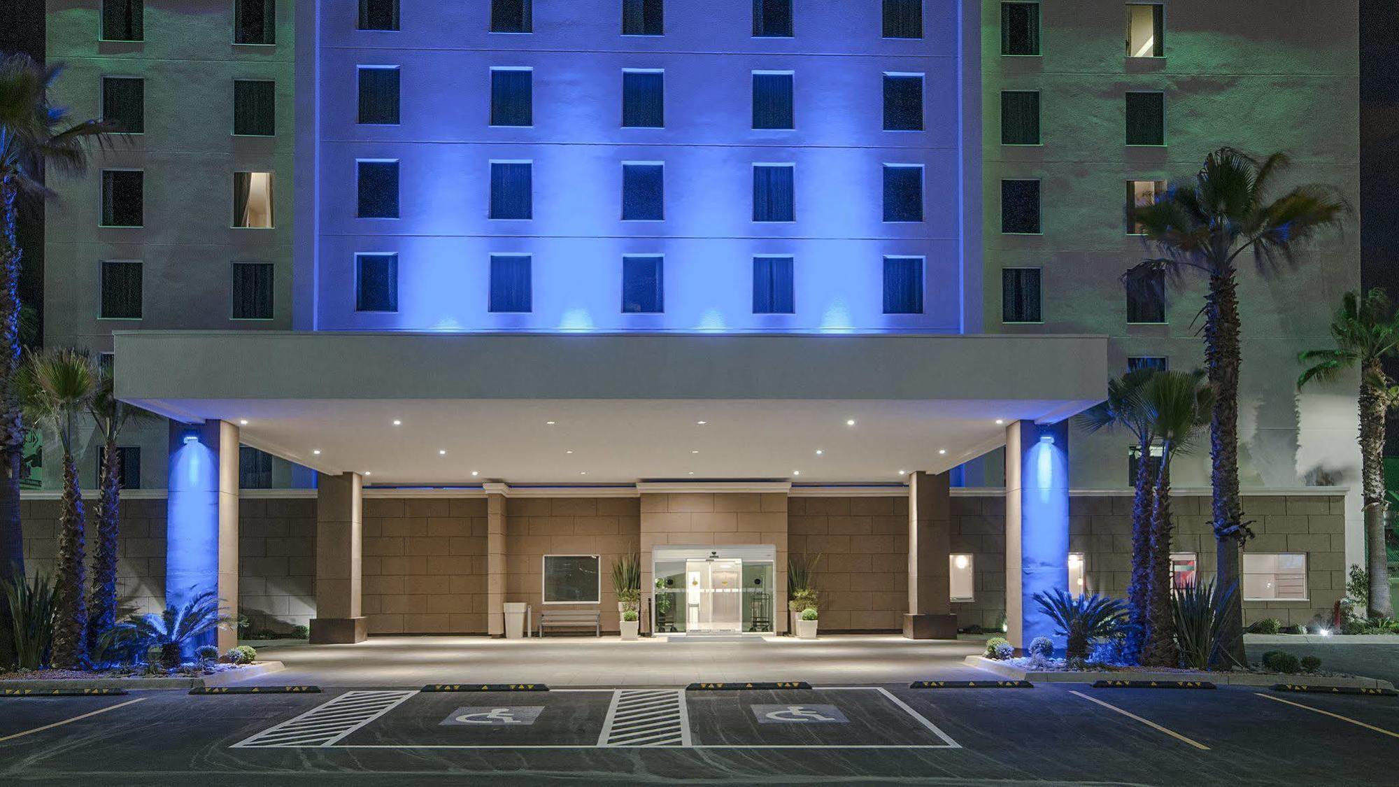 Holiday Inn Express & Suites Chihuahua Juventud By Ihg Exterior foto
