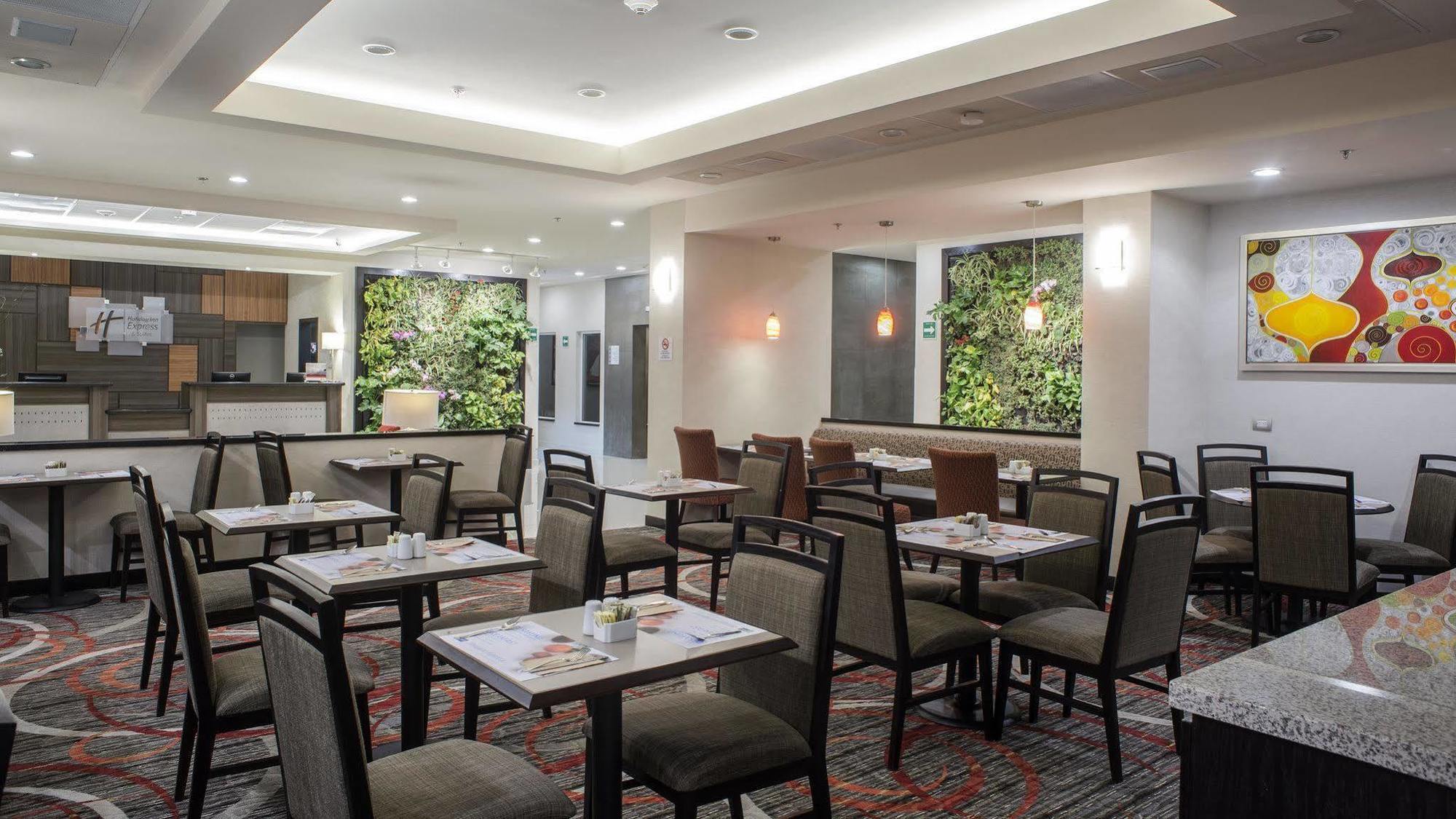 Holiday Inn Express & Suites Chihuahua Juventud By Ihg Exterior foto